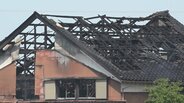 「瓦1枚1枚の間に火が…」木造2階建て住宅が焼ける火事　当時室内に7人も、全員逃げて無事　富山・砺波市　|　富山のニュース｜天気・防災｜チューリップテレビ
