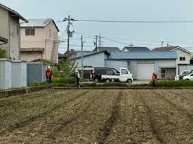 【続報】住宅街でのクマ人身被害…一夜明けて猟友会などが巡回、荻浦小・岩瀬小中学校は登校遅らせ対応　40代女性 犬の散歩中に襲われた現場　富山|TBS NEWS DIG