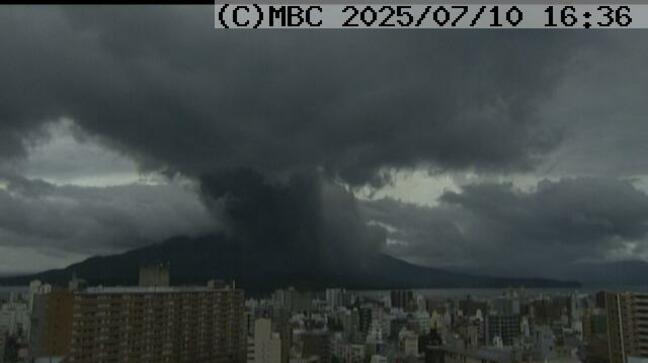 桜島で爆発的噴火 噴煙1800m【きょう・あすの降灰予報 鹿児島市街地と吉野方向】|TBS NEWS DIG
