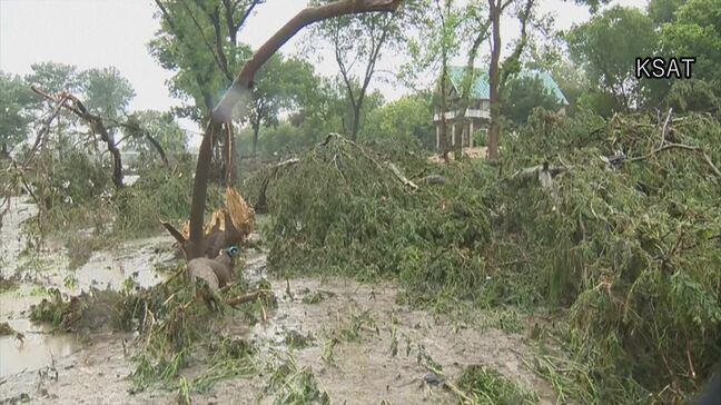 米・テキサスで鉄砲水、13人死亡　サマーキャンプの子ども23人行方不明|TBS NEWS DIG