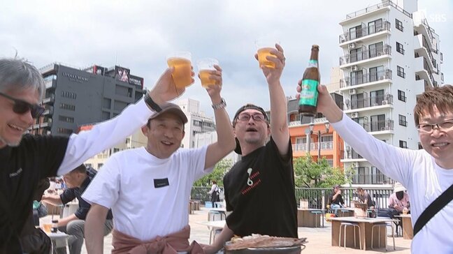 「青い空、青い海、おいしい魚、最高です」海辺で乾杯!「春のあたみビール祭り」 絶景の中で楽しむ浜焼き=静岡・熱海市|TBS NEWS DIG