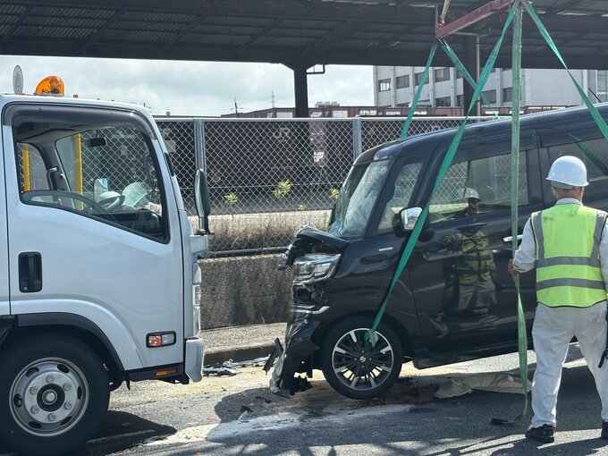 バス停に停車中の路線バスと軽乗用車が衝突する事故　軽乗用車運転の１０代の女性がけがの模様　山口・宇部|TBS NEWS DIG