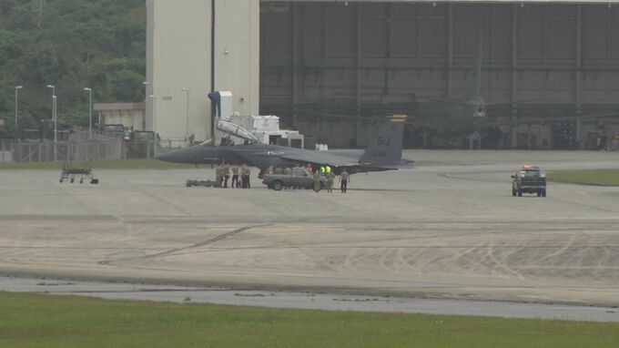 戦闘機の車輪が外れて転がる 嘉手納基地で脱輪トラブル 暫定配備中のF-15E|TBS NEWS DIG