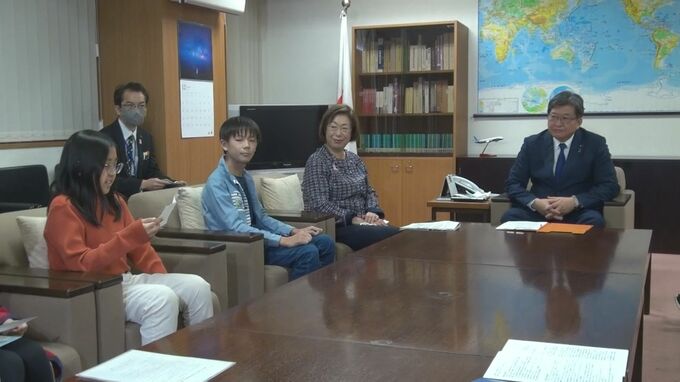 “黙食じゃない給食を”　子どもたちが萩生田政調会長と永岡文科相に訴え