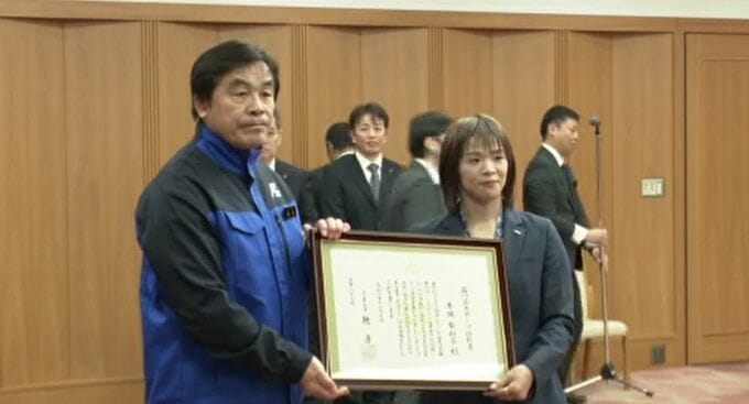 金城梨紗子選手に「県スポーツ特別賞」贈呈　レスリング世界選手権で優勝|TBS NEWS DIG