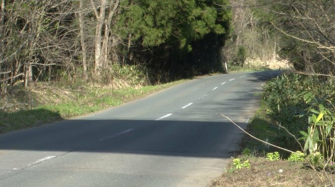 県道8号でトラックにはねられ会社員・男性（43）が死亡　警察がトラック運転手（24）に話を聴くなどして事故原因を調査|TBS NEWS DIG