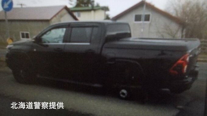 ピックアップトラックの左後ろタイヤ脱落…4日前に交換したばかり、直撃を受けたごみステーションは破損　運転の女性は直前まで異常を感じず　北海道北見市|TBS NEWS DIG