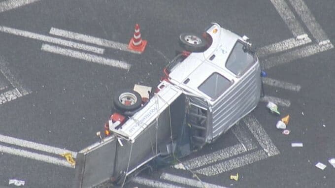 【速報】高速道路でトラックの横転事故　1人が車外に投げ出され死亡　中国道上り庄原ICｰ東城IC間で通行止め　広島|TBS NEWS DIG