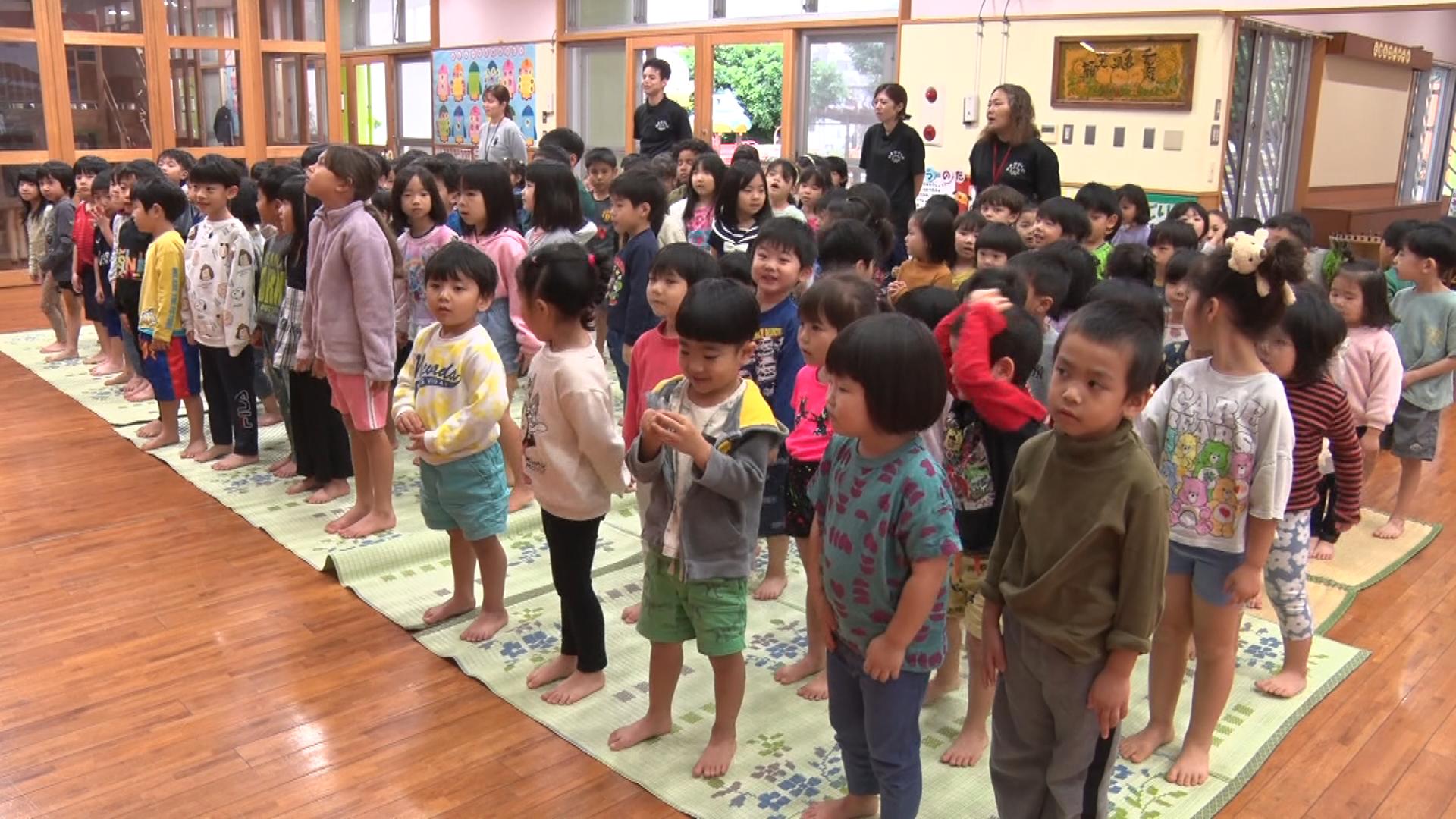 健やかな成長願う 桃の節句前に保育園でひなまつり集会 | 沖縄の