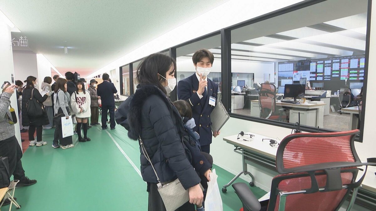 消防記念日にあわせて 大分県内の１１９番通報受信の消防指令センター初めて一般公開　市民らが最新設備見学