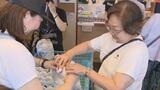 「30個 かなり詰めました」7月10日=納豆の日 納豆店で詰め放題イベントにぎわう 山梨・納豆工房せんだい屋 | 山梨のニュース | UTYテレビ山梨