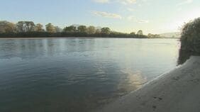 「散弾銃を落とした」長野県飯山市の千曲川でボートが転覆 猟銃が川へ…16日も捜索|TBS NEWS DIG