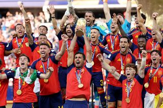 スペイン、2度目のW杯優勝－延長1－0で下す、アルゼンチンは退場響く| TBS CROSS DIG with Bloomberg