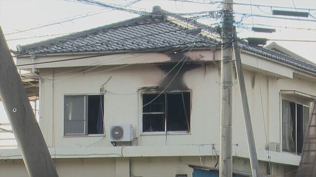 自宅放火の男の初公判 被告は起訴内容認める 弁護側は心神喪失状態だったとして無罪主張 山梨|TBS NEWS DIG