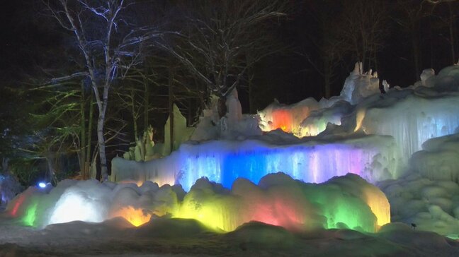 ｢氷点下の森｣ 七色の光が作り出す幻想的な景色 巨大な氷の柱をライトアップ 2月末まで　岐阜・秋神温泉|TBS NEWS DIG