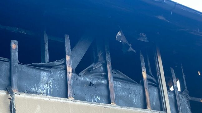 母屋、離れ合わせて約200㎡が全焼する火事…けが人なし 事件性は低いとみて警察が出火原因捜査【高知】|TBS NEWS DIG