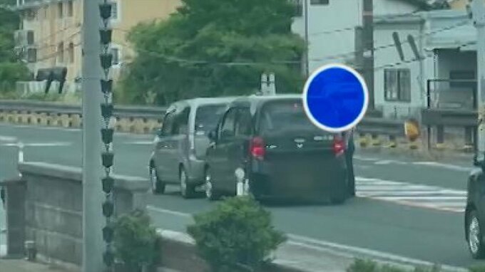 国道の真ん中に停車し「通せんぼ」　追い越し妨害…あわや大事故に　車の合流トラブルか　|　BSSニュース | BSS山陰放送