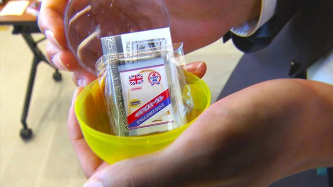 ジャリッとガチャッと！『イギリストースト』のカプセルトイが登場！　マグネットやサコッシュ、アクリルキーホルダーなど　本物と見間違えるほどリアルに　青森県民が愛する「ソウルフード」|TBS NEWS DIG