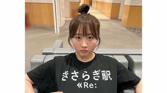 【 本田望結 】　主演映画「きさらぎ駅 Re：」のTシャツ姿を披露　真剣な表情からポップコーン片手の笑顔まで…　「いいなーTシャツ欲しい」「きさらぎ駅に連れて行かないように」などの声|TBS NEWS DIG