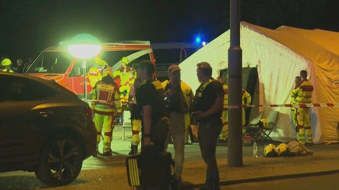 ドイツ・ベルリンで性的少数者のパレードに車突っ込み 1人死亡16人負傷 犯人は逃走|TBS NEWS DIG