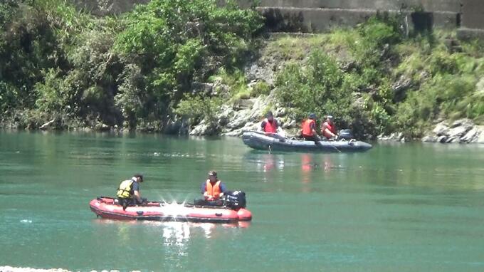 川で男性(38)流され行方不明→翌日に沈んでいるのが見つかるも死亡　「川は大雨で増水、流れも速かった」深さが5mある所も…ライフジャケット着用を【高知・仁淀川】|TBS NEWS DIG