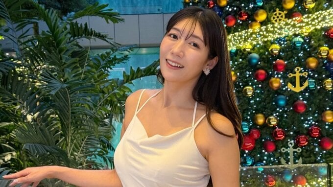 【穂川果音】「いつかクルーズもしたいなーー」ドレス姿でシンガポール空港の幻想的なイルミネーションを満喫|TBS NEWS DIG