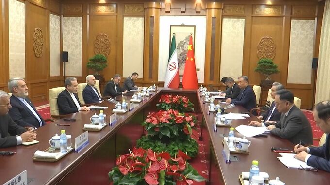 中国外相とイラン外相が会談　ホルムズ海峡の通航問題めぐり「速やかに解決すべき」