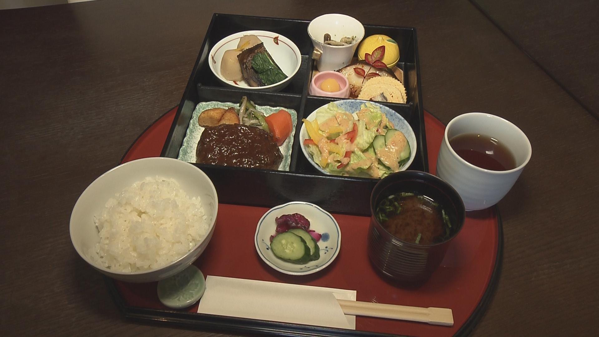 サッカー日本代表“専属シェフ”の店 代表と同じメニューを弁当に！試合後に食べるカレーも味わえる | TBS NEWS DIG