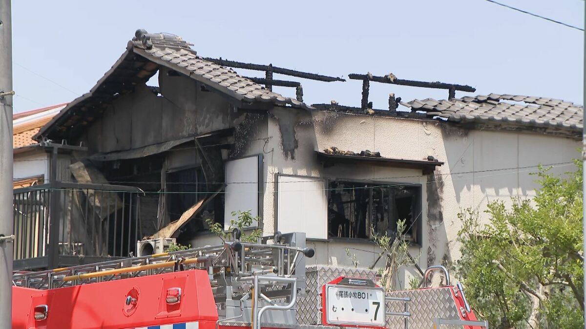 ｢2階から出火している…｣ 2階建て住宅で火事 火元の家に住む78歳男性と77歳女性がけが 意識あり 愛知･北名古屋市