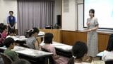 小学生がニュース原稿などに挑戦 講師はSBSの井手アナウンサー「こどもアナウンサー教室」=静岡・沼津市 | 静岡のニュース | SBSNEWS | 静岡放送