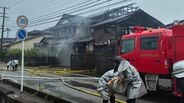 「建物の中から火が見える」高岡市樋詰で住宅火災　住民の無事確認　現在も消火活動続く　富山　|　富山のニュース｜天気・防災｜チューリップテレビ