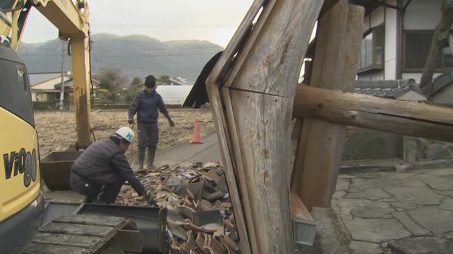 阿蘇市産山村の震度5強から一夜明け　落石や道路に亀裂・通行止めなど被害状況が明らかに|TBS NEWS DIG