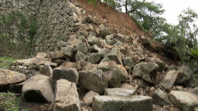 「この時期の大雨には警戒していた」津山市の鶴山公園で石垣の一部が崩落 現地で市職員による原因調査始まる【岡山】|TBS NEWS DIG