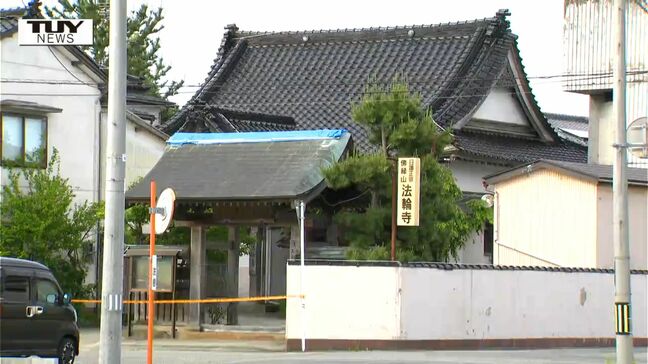 【動画】「山に帰って欲しい」未だ居座り続ける寺の床下に入り込んだクマ　ワナにはハチミツを置くも動きなし　小学生の保護者からは心配の声（山形・酒田市）|TBS NEWS DIG