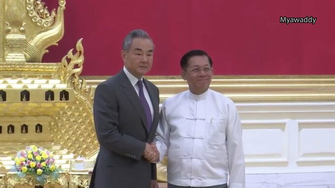 ミャンマー軍トップが中国外相と会談 情勢安定化など議論 両国関係に溝も