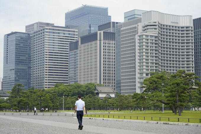 債券は下落、日銀早期利上げを警戒－中長期金利は08年以来の高水準
