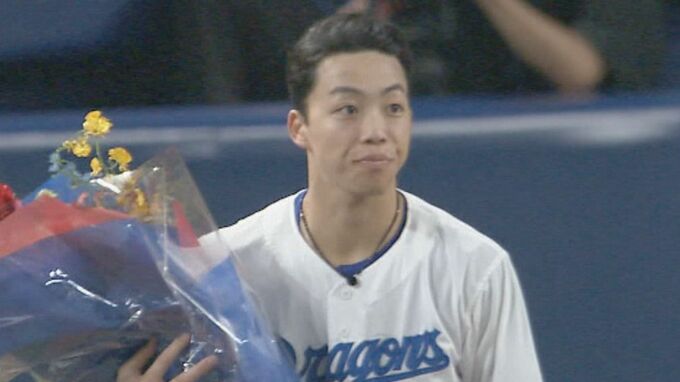 三井ゴールデン・グラブ賞　ドラゴンズ岡林勇希選手が2年連続2回目の受賞 「チームの順位を上げられるようにまず守備から」　|　名古屋・愛知・岐阜・三重のニュース【CBC news】 | CBC web