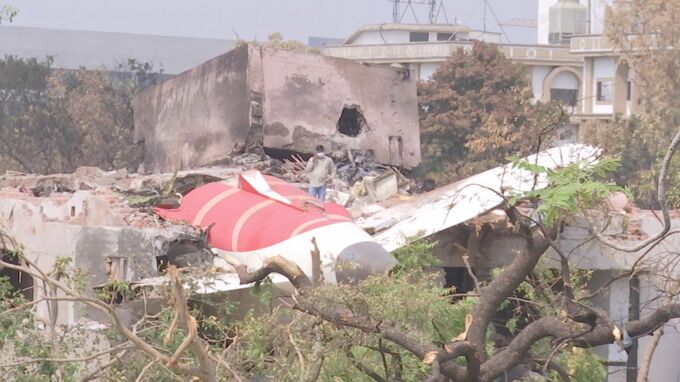 米紙“燃料スイッチがオフだった可能性” 墜落のエア・インディア機 離陸後に推力失われた？インド当局が初期報告を公表の見通し|TBS NEWS DIG