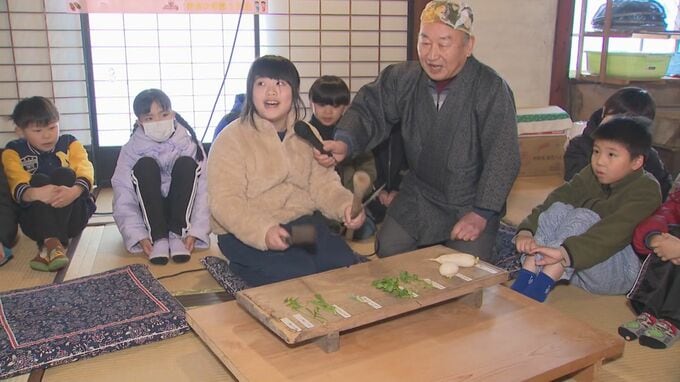 無病息災と五穀豊穣願う　鳥取県鳥取市で伝統行事「七草がゆ」と「鳥追い」　|TBS NEWS DIG