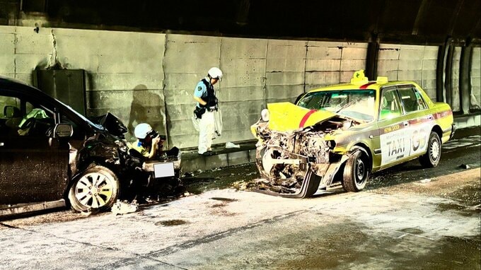 トンネル内でタクシーと普通乗用車が衝突　長崎県時津町の鳴鼓トンネル一時全面通行止め（17時30分現在、片側交互通行）|TBS NEWS DIG