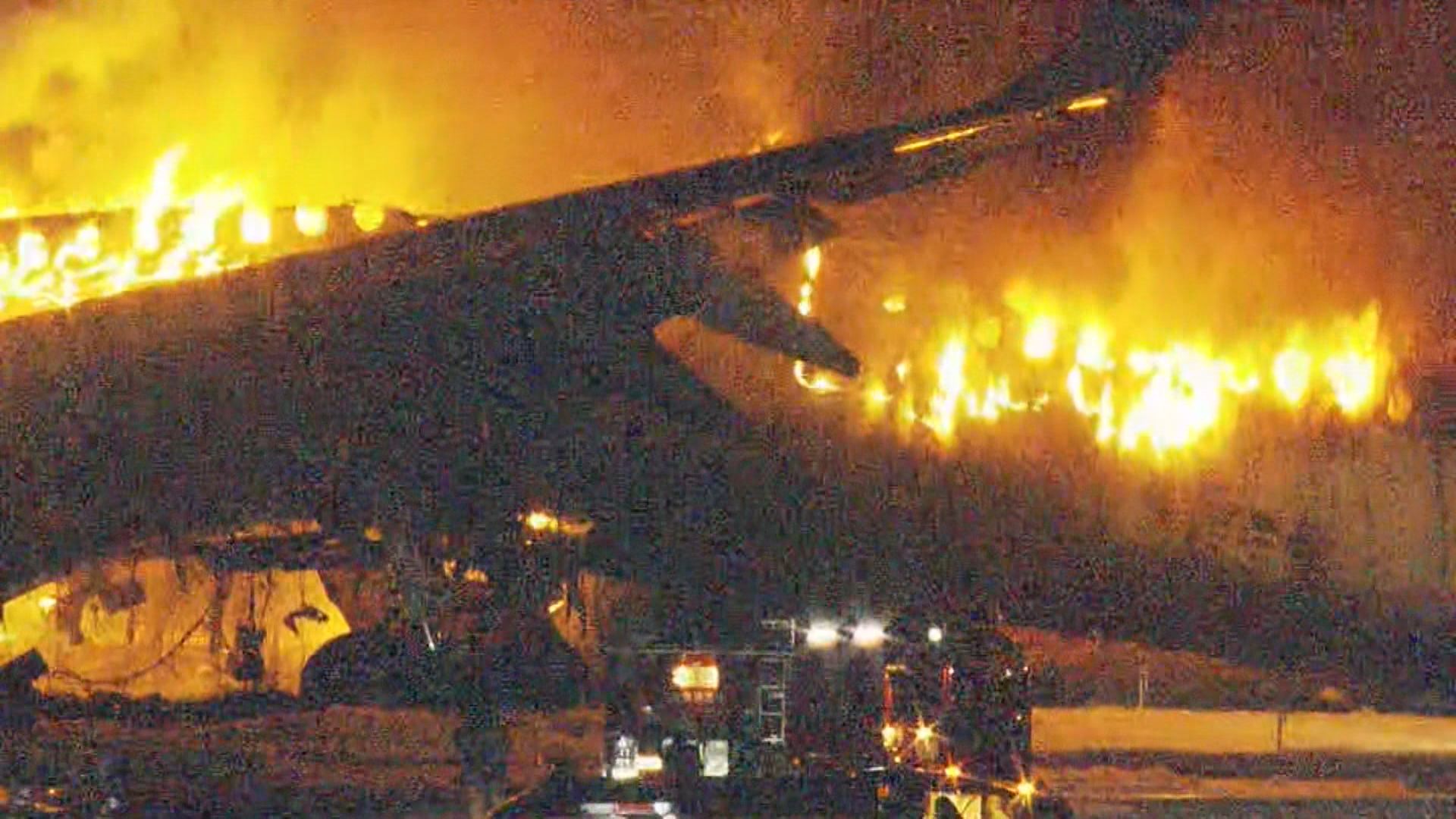 海上保安庁の機体は事故直前に“滑走路の中で約40秒間停止”していたか　日本航空機との衝突事故　　