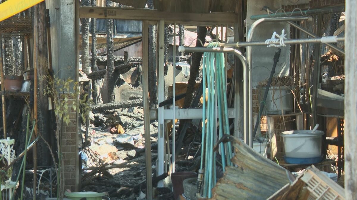 深夜の2階建て住宅全焼火災　焼け跡から発見の遺体は住人の女性（77）と判明　大分　