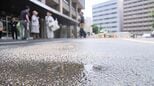 昔ながらの「打ち水」で暑さ和らげる取り組み 涼しげな浴衣姿の30人が岡山市役所で【岡山】|TBS NEWS DIG