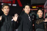 【鈴木亮平】激しい雷雨で無念のイベント短縮 急きょのハイタッチで神ファンサ|TBS NEWS DIG