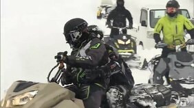 【詳報】スノーモービルで遭難の20代～50代の男性8人が全員無事下山　「かまくらをみんなで作って入って、明るくなるのを待っていたらしい。『寒かった』とも…」と捜索隊員　青森県平川市|TBS NEWS DIG