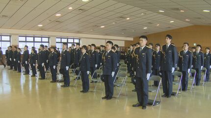 頼りがいのある警察官になりたい」警察学校で卒業式 66人が福岡県内21