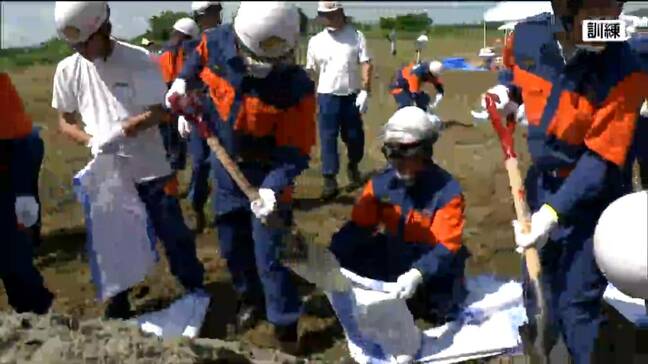 「これから災害が多い時期に」大雨に備え土のうや防水シートの手順確認 宮城・岩沼市|TBS NEWS DIG