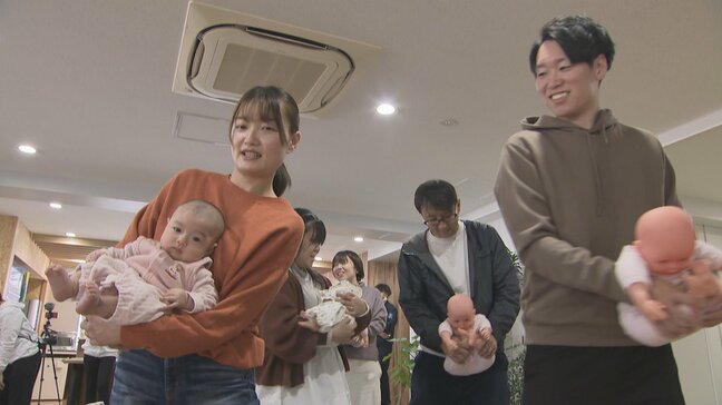 “赤ちゃんを安心させる抱っこ” 知っていますか？建設会社の休憩スペースで育児を学ぶ　富山　|TBS NEWS DIG
