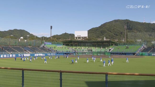 井上竜が初の高知キャンプ 投手は？野手は？注目選手にファンとして辛口激励|TBS NEWS DIG