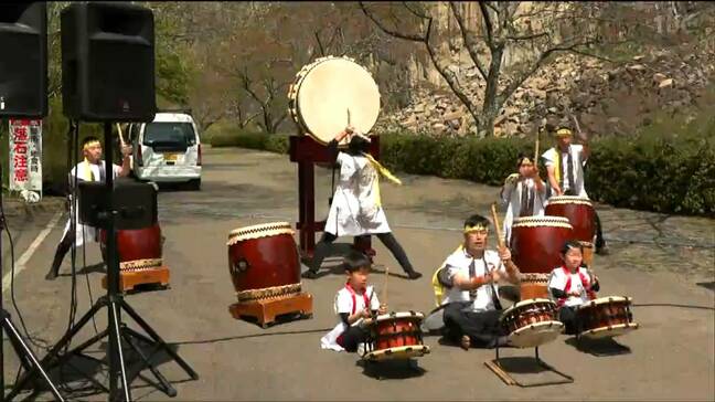 800匹のこいのぼりとともにゲームや伝統芸能楽しむ「春の検断屋敷まつり」宮城・白石市|TBS NEWS DIG
